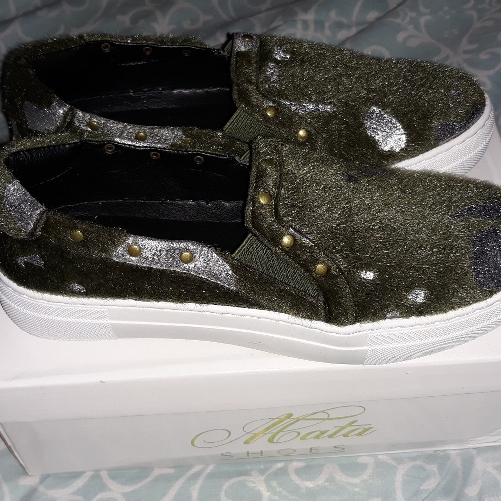 Long walk slip on sneaker